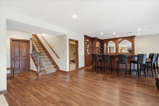 770 Quinlan Court, Crown Point, IN 46307