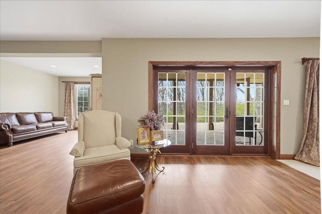 770 Quinlan Court, Crown Point, IN 46307