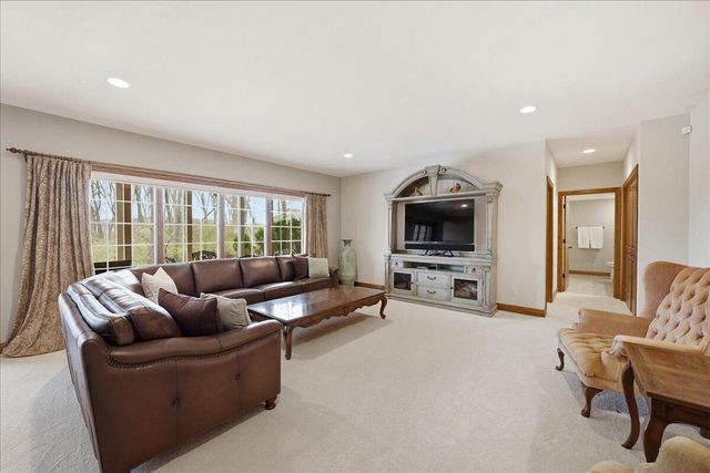 770 Quinlan Court, Crown Point, IN 46307