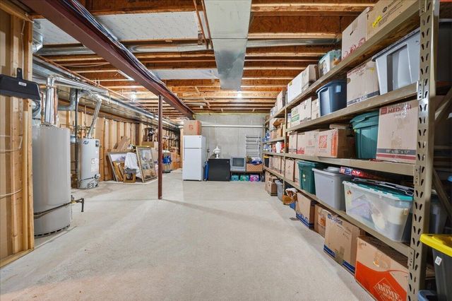 770 Quinlan Court, Crown Point, IN 46307