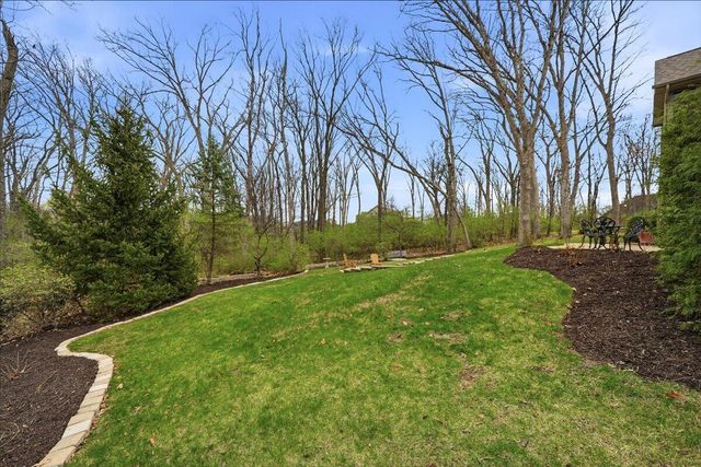 770 Quinlan Court, Crown Point, IN 46307