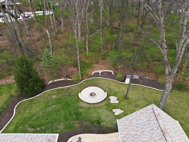 770 Quinlan Court, Crown Point, IN 46307