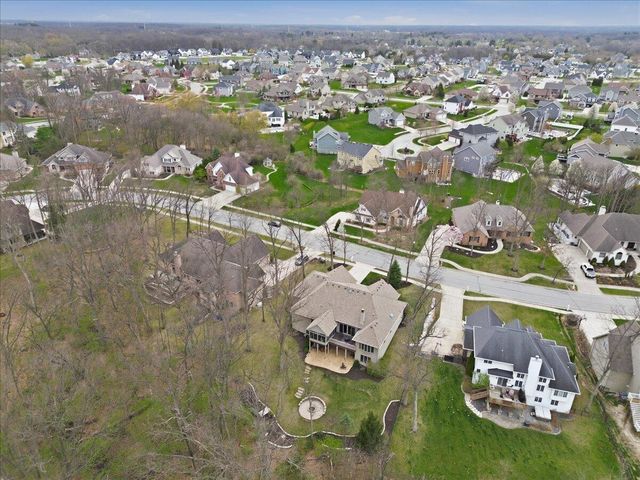 770 Quinlan Court, Crown Point, IN 46307