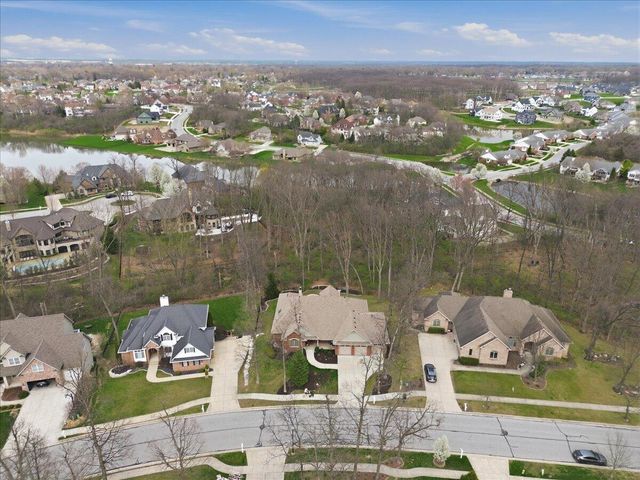 770 Quinlan Court, Crown Point, IN 46307