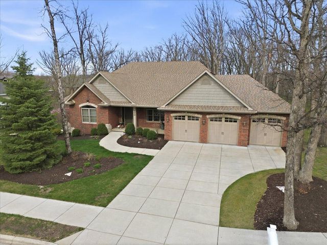 770 Quinlan Court, Crown Point, IN 46307