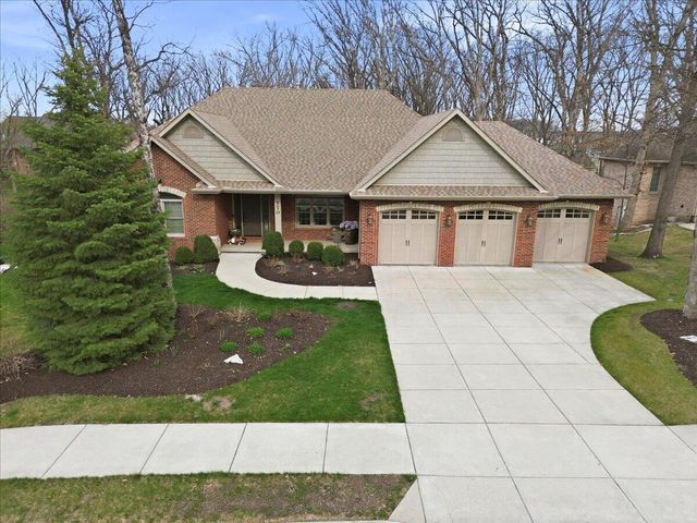 770 Quinlan Court, Crown Point, IN 46307