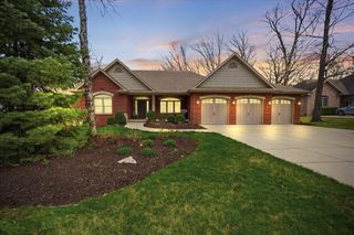 770 Quinlan Court, Crown Point, IN 46307