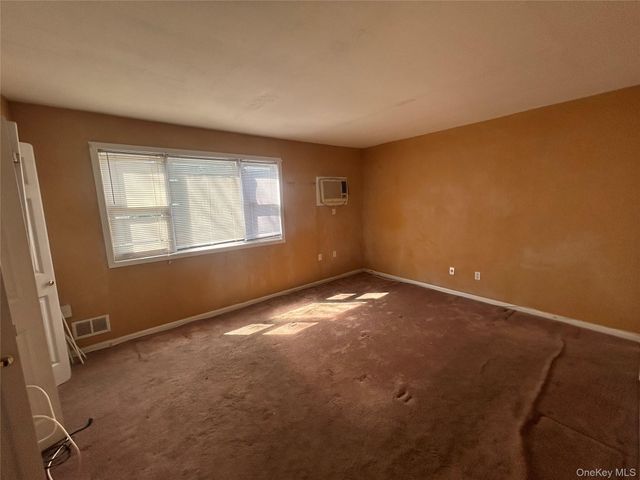 31 Farley Drive, West Haverstraw, NY 10993