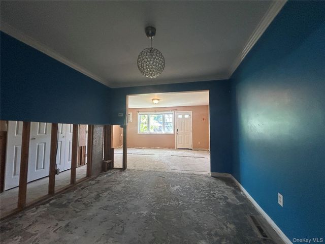 31 Farley Drive, West Haverstraw, NY 10993