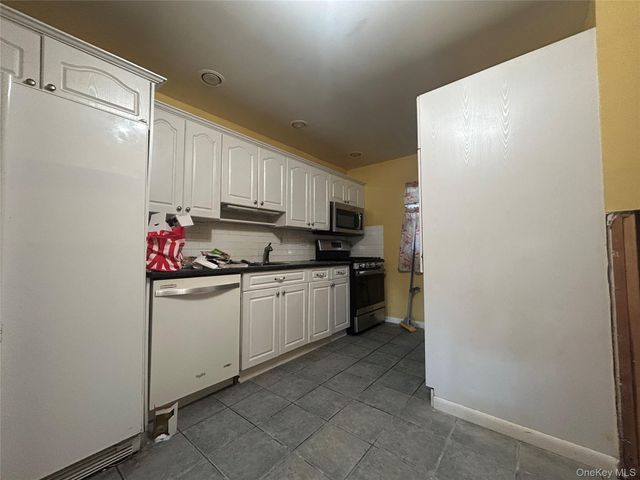 31 Farley Drive, West Haverstraw, NY 10993