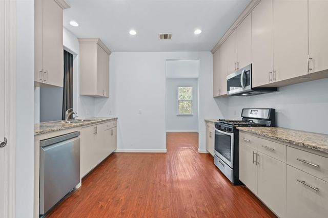 330 Howard LN, Buda, TX 78610
