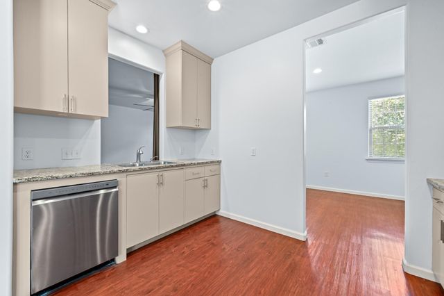 330 Howard LN, Buda, TX 78610