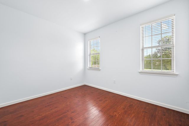 330 Howard LN, Buda, TX 78610