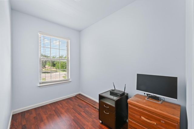 330 Howard LN, Buda, TX 78610