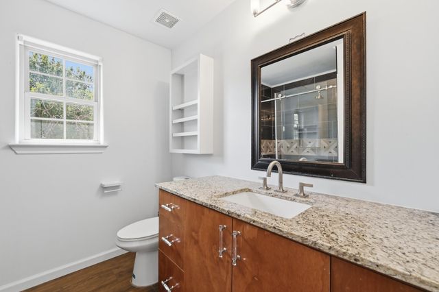 330 Howard LN, Buda, TX 78610