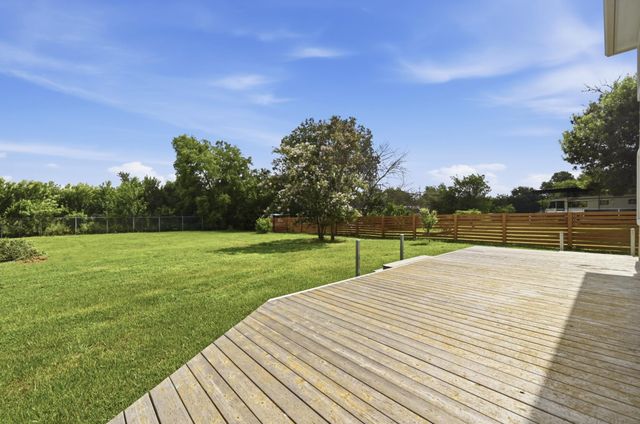 330 Howard LN, Buda, TX 78610