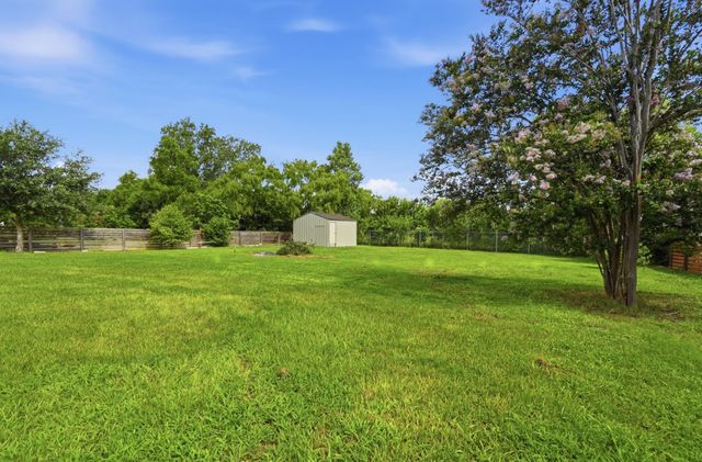 330 Howard LN, Buda, TX 78610