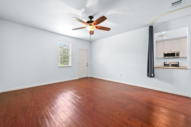 330 Howard LN, Buda, TX 78610