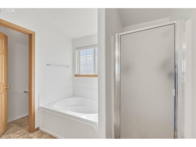 1061 40TH St, Washougal, WA 98671