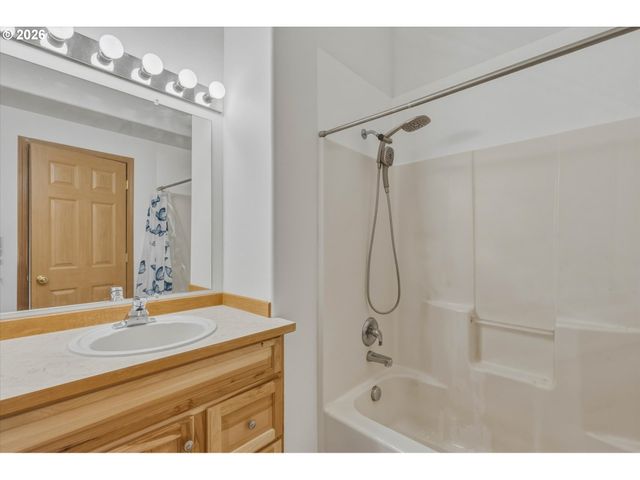 1061 40TH St, Washougal, WA 98671