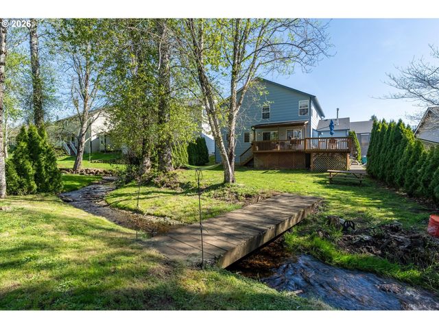 1061 40TH St, Washougal, WA 98671