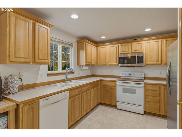 1061 40TH St, Washougal, WA 98671