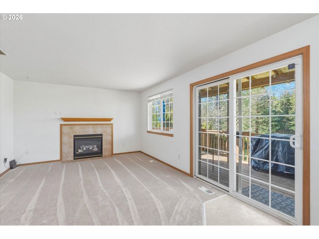 1061 40TH St, Washougal, WA 98671