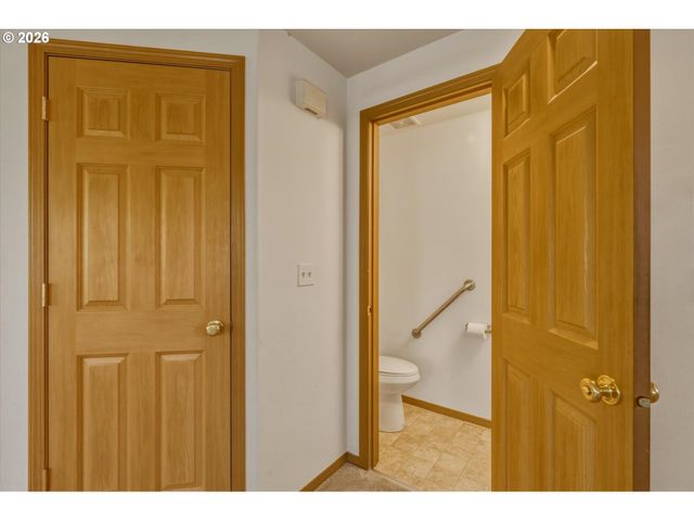 1061 40TH St, Washougal, WA 98671