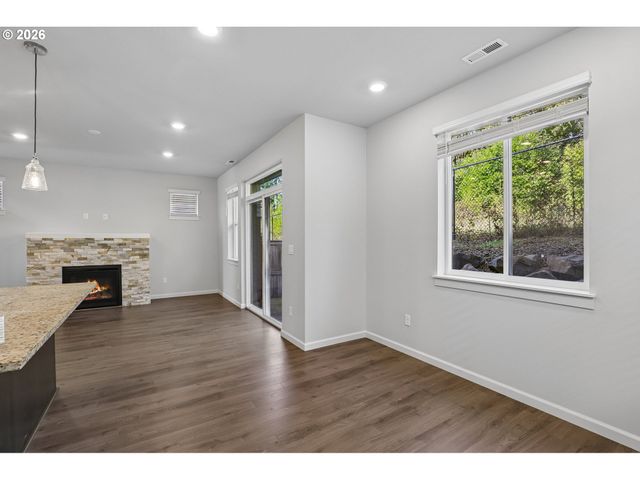 1459 19TH Ave, Forest Grove, OR 97116