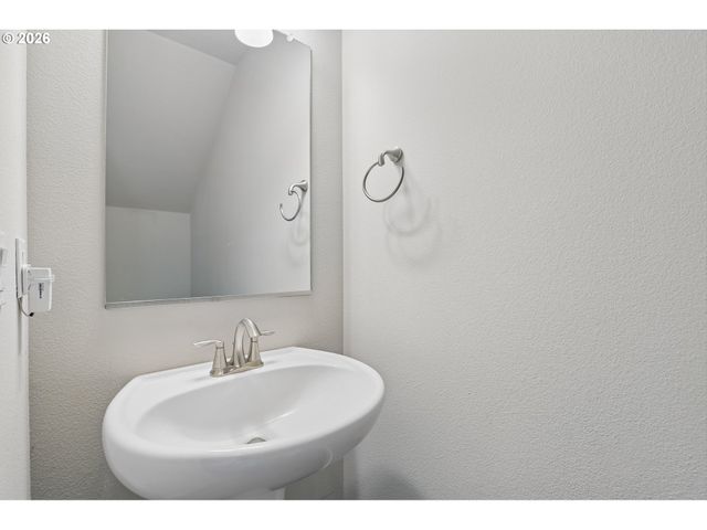1459 19TH Ave, Forest Grove, OR 97116