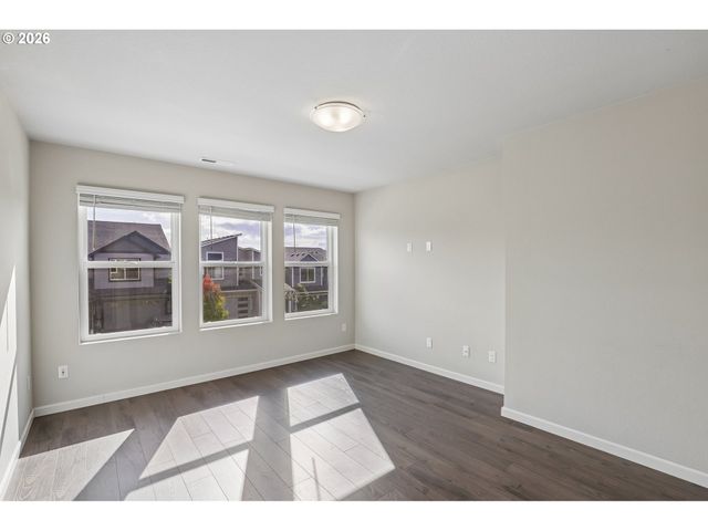 1459 19TH Ave, Forest Grove, OR 97116