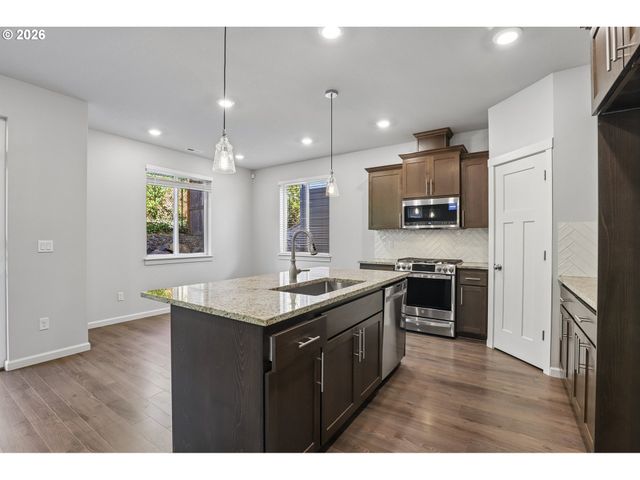 1459 19TH Ave, Forest Grove, OR 97116