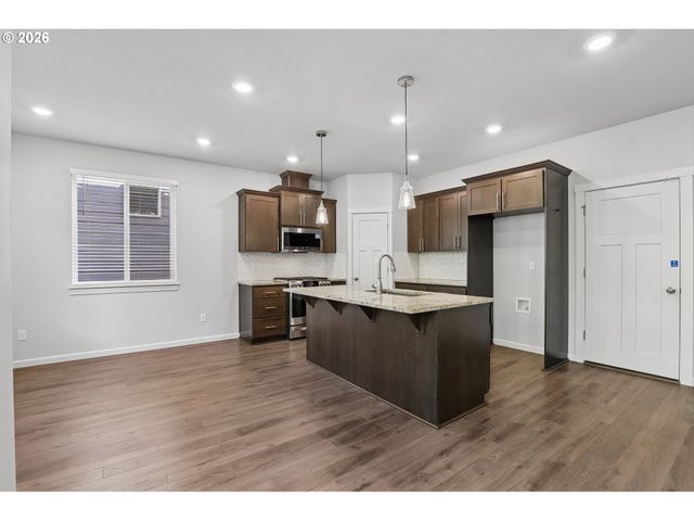 1459 19TH Ave, Forest Grove, OR 97116