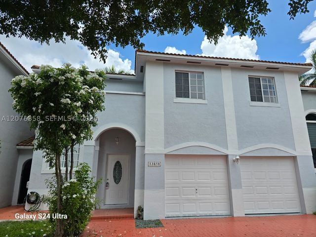 13658 SW 142nd Ter, Miami, FL 33186