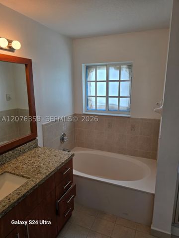 13658 SW 142nd Ter, Miami, FL 33186