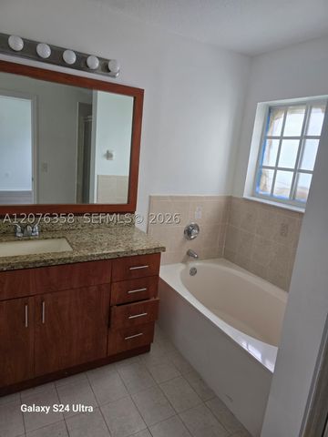 13658 SW 142nd Ter, Miami, FL 33186