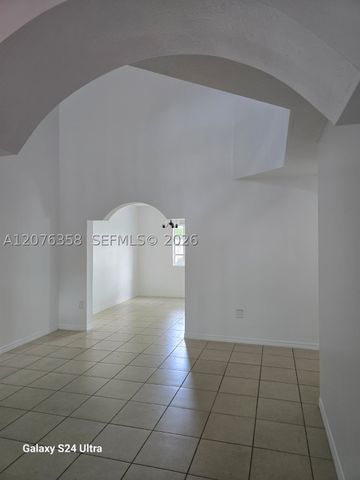 13658 SW 142nd Ter, Miami, FL 33186