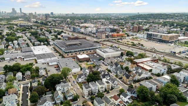 47 Litchfield St 102, Boston, MA 02135