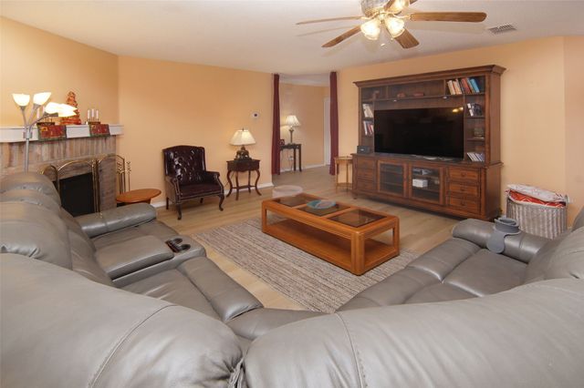 4245 Gray Fox Drive, Fort Worth, TX 76123