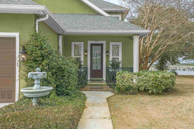 697 Palomar Dr, Pensacola, FL 32507