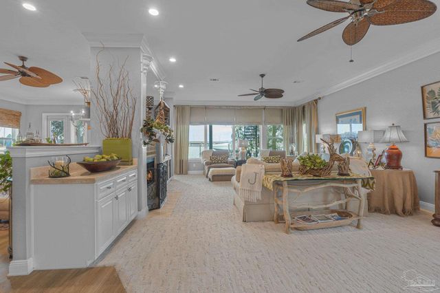 697 Palomar Dr, Pensacola, FL 32507