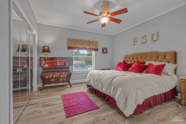 697 Palomar Dr, Pensacola, FL 32507