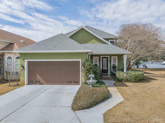 697 Palomar Dr, Pensacola, FL 32507