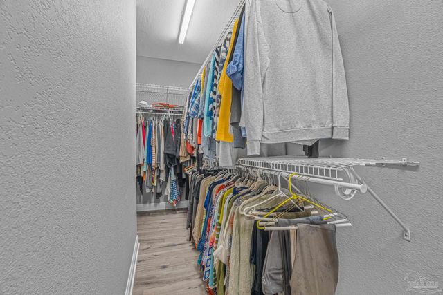 697 Palomar Dr, Pensacola, FL 32507