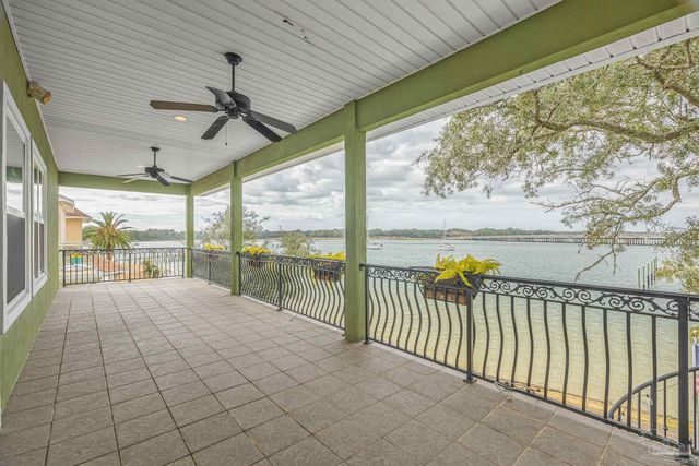 697 Palomar Dr, Pensacola, FL 32507