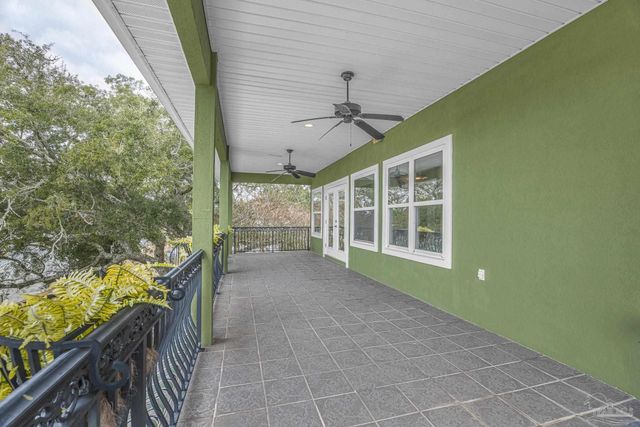 697 Palomar Dr, Pensacola, FL 32507