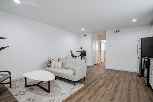 125 E 8th Street 205, Dallas, TX 75203