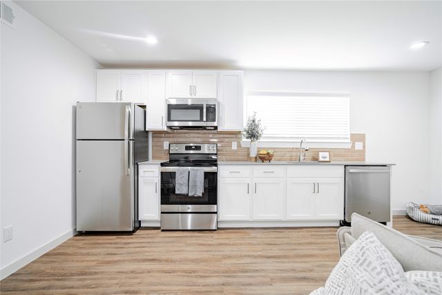 125 E 8th Street 205, Dallas, TX 75203