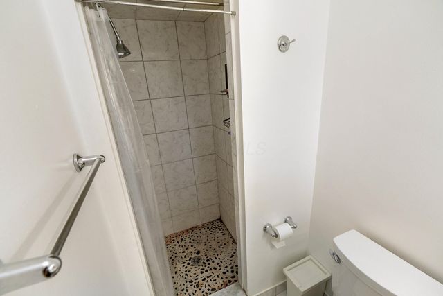 1475 Fahlander Drive S, Columbus, OH 43229