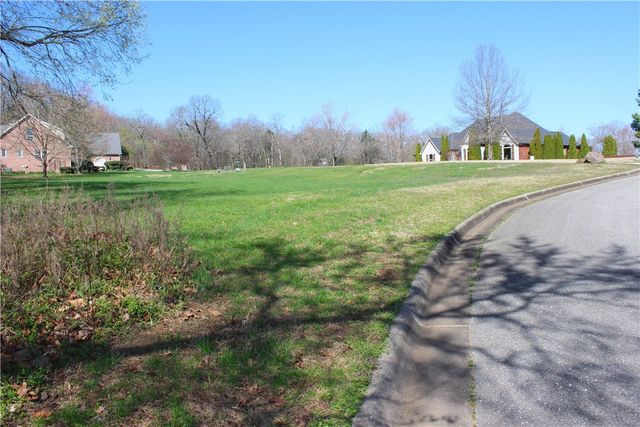 3852 N Bridlewood Drive, Springdale, AR 72764